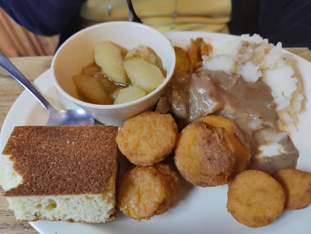 Mashed Potatoes w Gravy